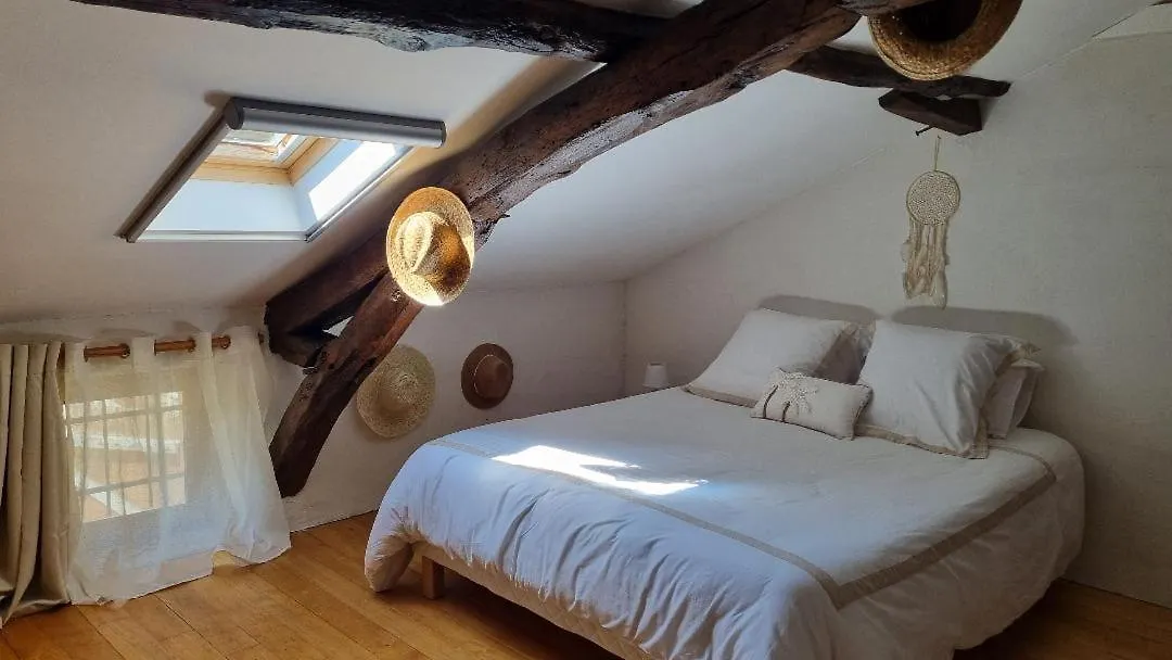 Gite Et Chambres D'Hotes Aux Charlots Lagarde-Hachan 0*,  Γαλλία